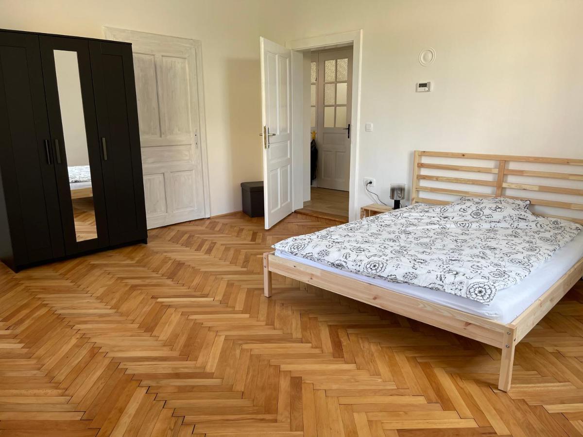 Pirc Apartment On Dunajska Street Любляна Экстерьер фото